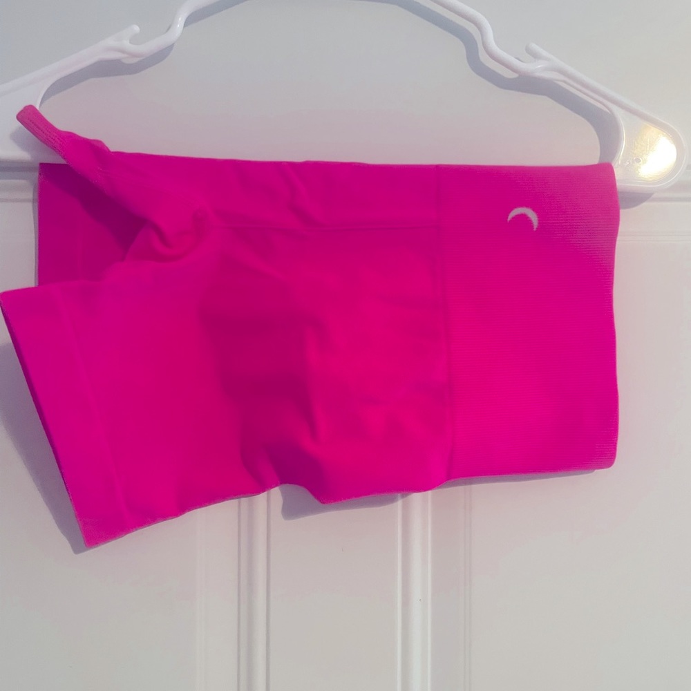 Zyia Hot Pink Seamless Hustle Shorts, size S
